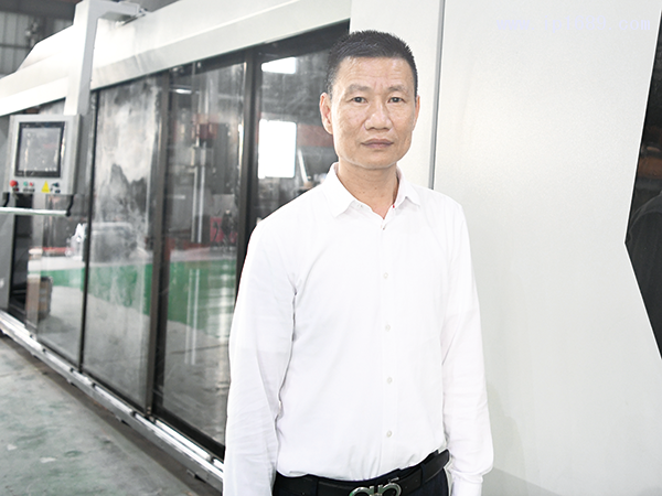 汕頭凹凸包裝機械有限公司銷售總經理鄭友發(fā)