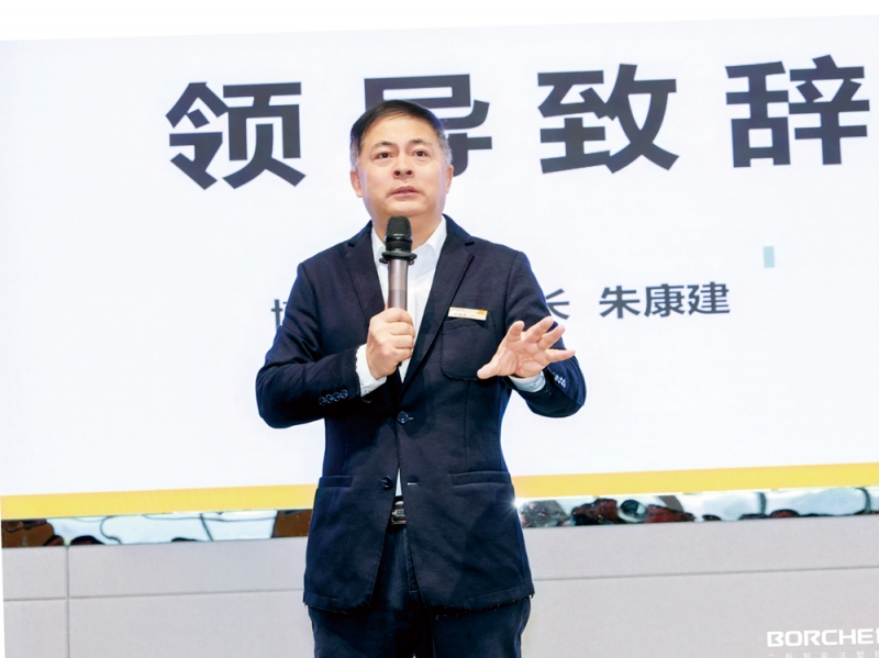 博創(chuàng)董事長朱康建博創(chuàng)不做“大超市”，而要做“專賣店”，目標是成為注塑機行業(yè)人均產(chǎn)值最高、競爭力最強的企業(yè)-拷貝
